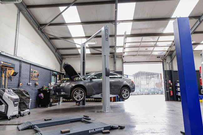 Reviews of Halfords Autocentre Liverpool (Erskine) in Liverpool - Auto repair shop