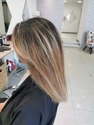 Photo n°26 de Bol D'Hair Coiffure à Châteaubriant (Magasin de perruques)