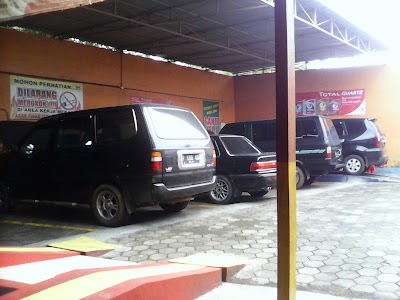 Photos of Bengkel Mobil DNF