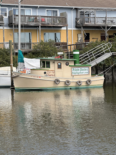 Tiny Tug Tours - Visual