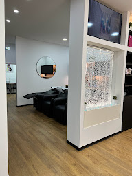 Photo n°10 de Coiffure 12 à Marckolsheim (Salon de coiffure)