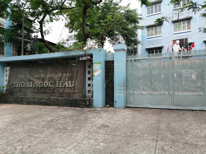 Trường THCS Thoại Ngọc Hầu