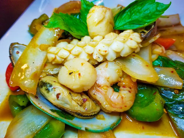 Le Ros Thai Asian Cuisine by null