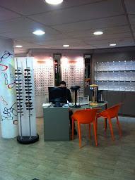Photo n°8 de Far'Optique & Audition Opticien Audioprothésiste Pierrefitte à Saint-Denis (Magasin de lunettes de soleil)