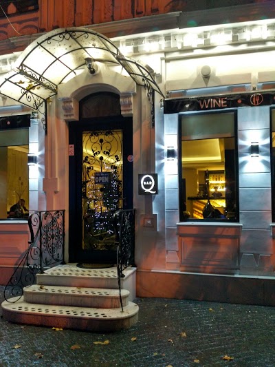 Photos of Q Bar