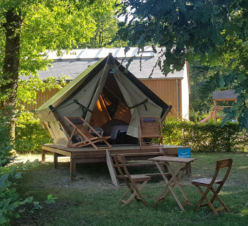 Photo de Camping de La Forêt by Seasonova | Camping 3 étoiles à Sillé-le-Guillaume (72140)