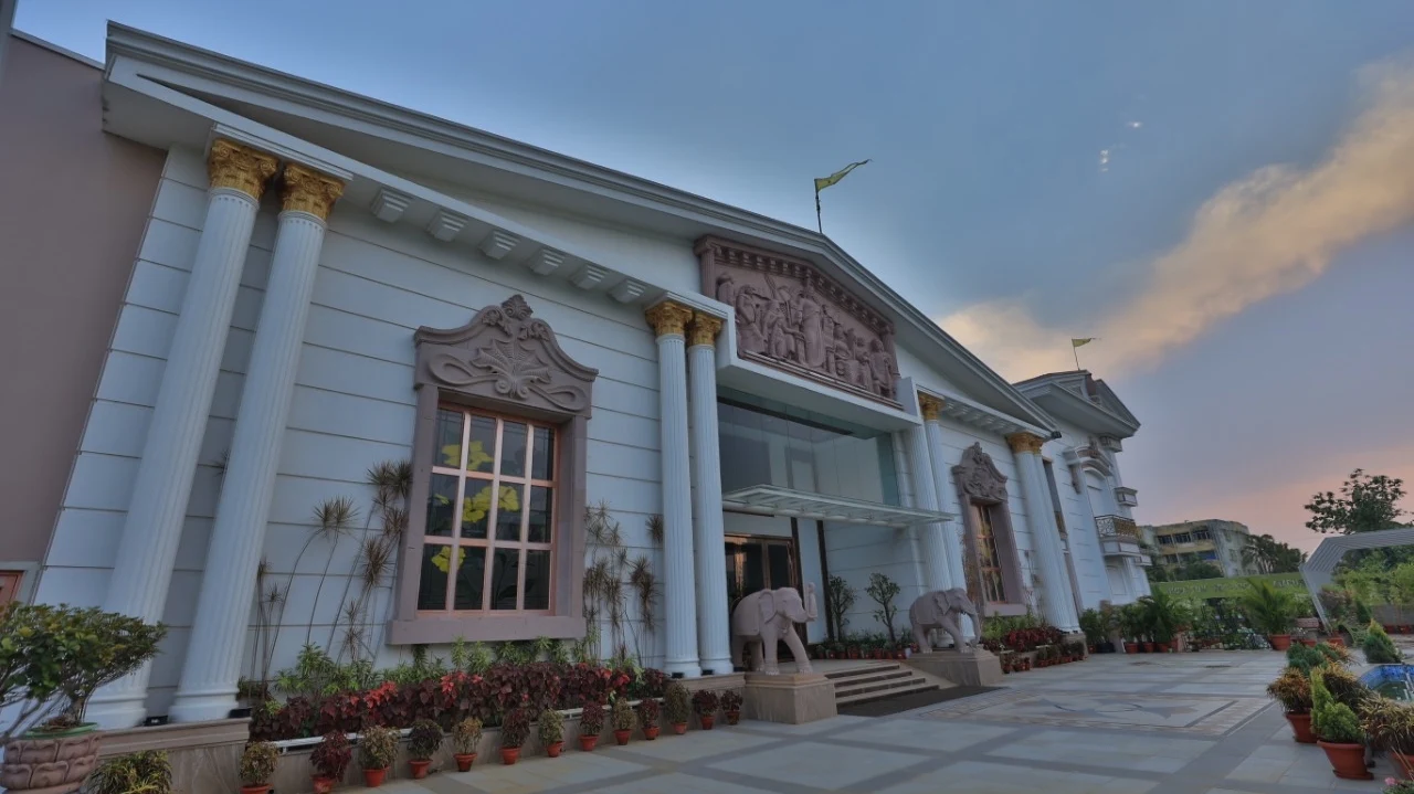 HOTEL CRYSTAL CROWN