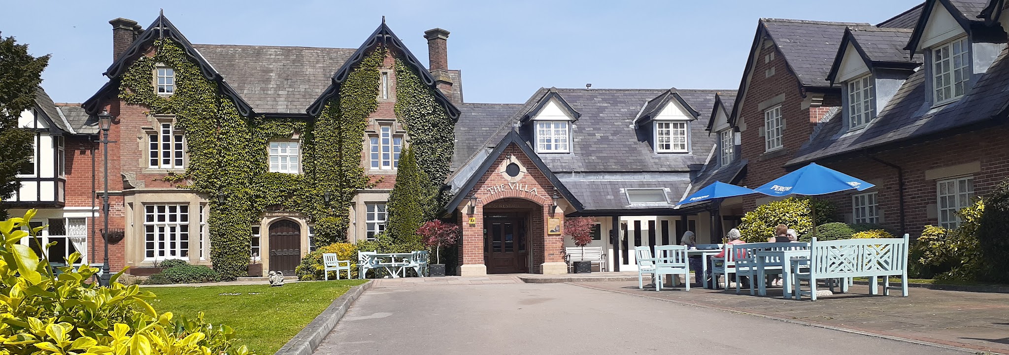 The Villa Wrea Green - Venues - photo 1