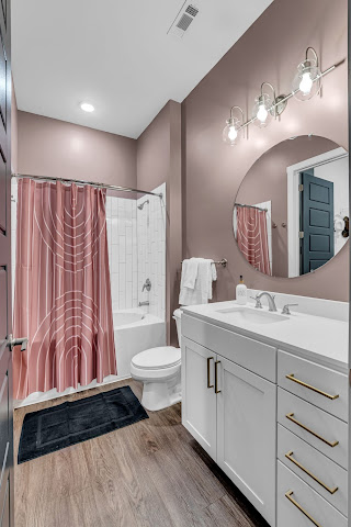 The Vixen Den AirBnB by null