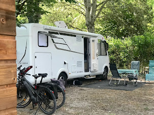 Photo n°11 de Camping le Pilon d'Agel | Camping Noves | Bouches du Rhônes à Noves (Piscine)