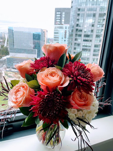 LilyRoot Flowers - Visual