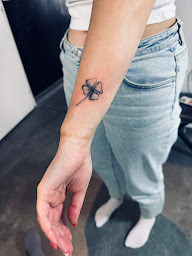 Photo n°9 de L'Abeille Pique à Nogent-sur-Seine (Tatoueur)