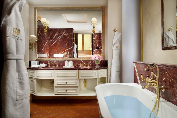 Palazzo Portinari Salviati by null