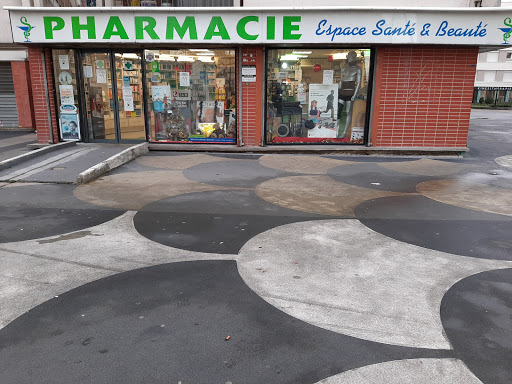 Pharmacie Demanou - Thumbnail