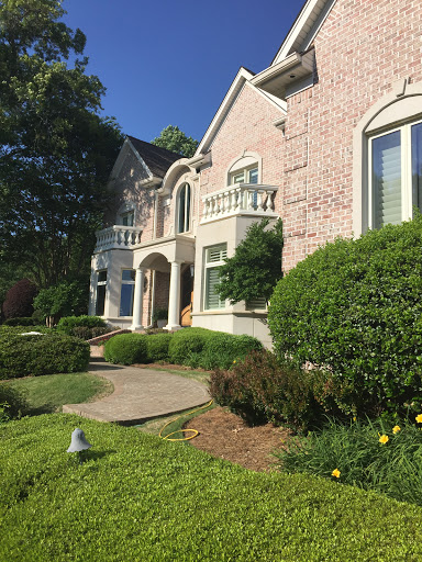 Thacker pressure washing and landscaping - Thumbnail