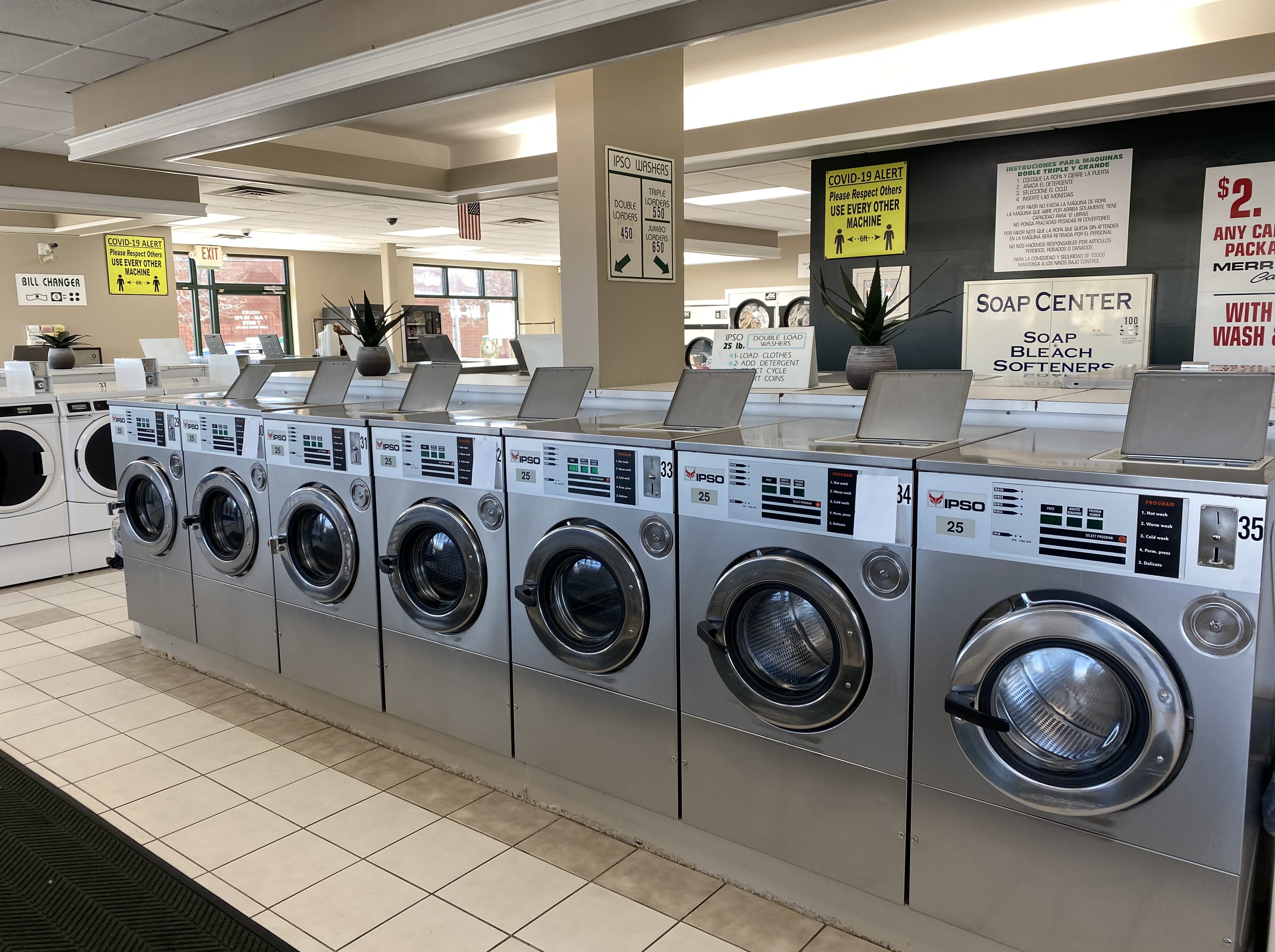Merrimac Laundromat & Car Wash storefront and entrance in Methuen