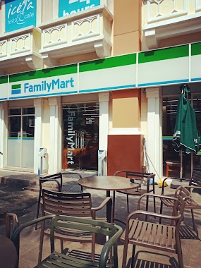 FamilyMart Moi, Author: Robert David Sinaga