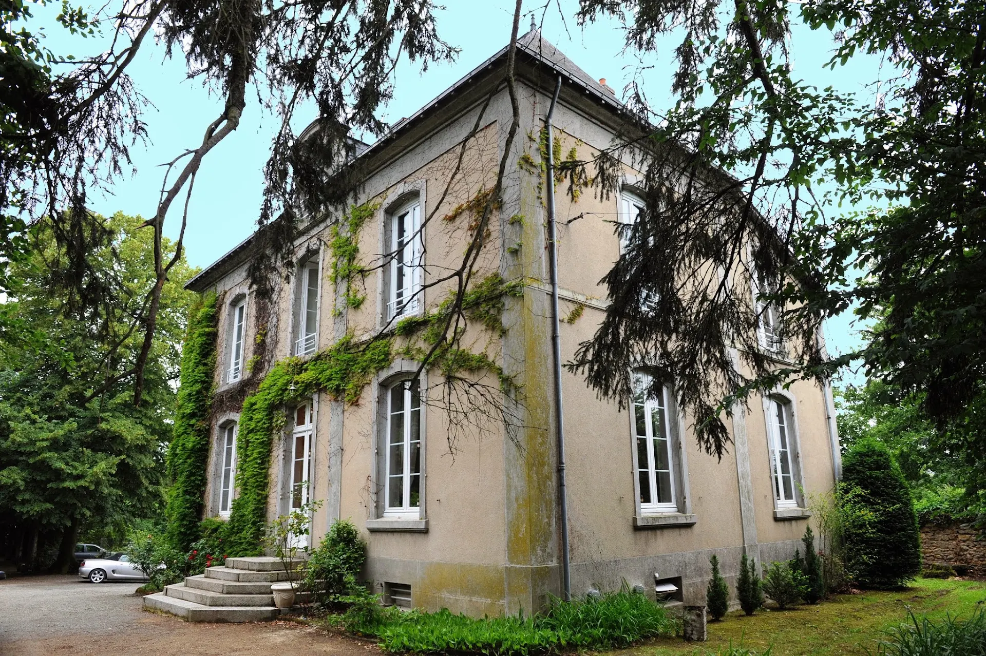 Manor Turets