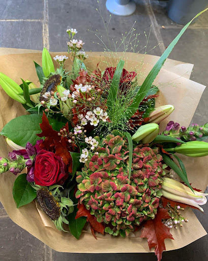 Paris Legore Flowers & Gifts - Thumbnail