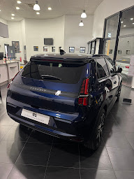 Photo n°15 de Garage Renault Sophia - Agence U.S.S GROUP à Valbonne (Magasin de pneus)