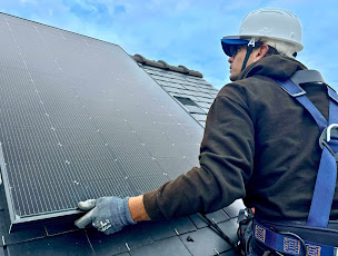 Photo n°2 de Solar Expansion - Installateur panneaux solaires photovoltaïques Bretagne à Ploemeur (Couvreur)