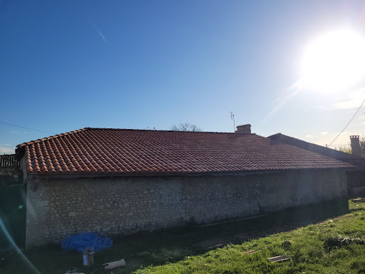 Photo de Entreprise BL - Couverture Peinture Maçonnerie Barbezieux, Charente à Barret (16300)