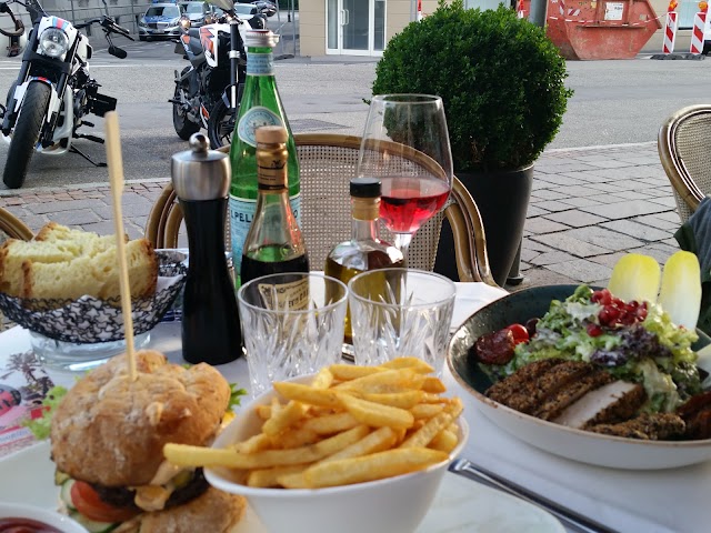 Leo's Restaurant, Café, Wine-Bar