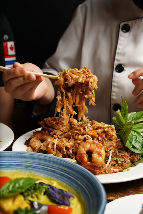 More Thai Kitchen (Cooksville) by null