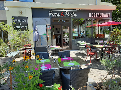 Photo 6 - Les Pieds sous la table