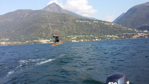 COMOKITESURF Kitesurf IKO instructor lake Como (Here meeting point with boat) Logo