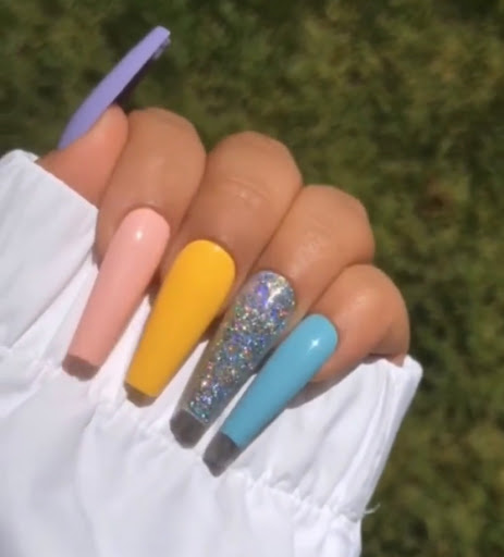 Janets Hands & Tans Logo