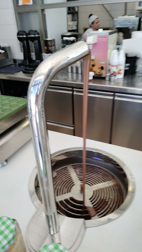 Opinii despre Maniera gelateria Katakolo port în Πύργος - Παγωτό