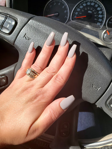 Tony's Nails - Visual