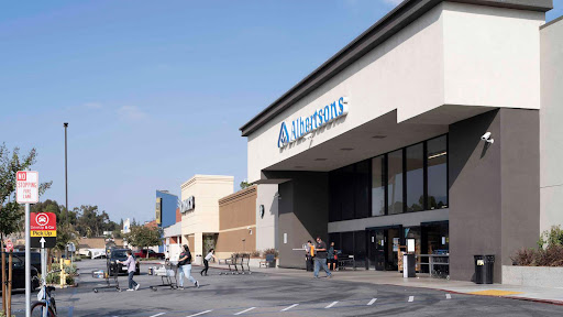 Montebello Plaza
