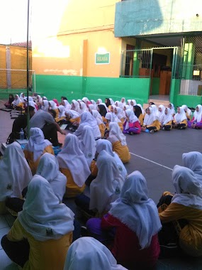 SMP IT Darul Ulum, Author: uya riesya