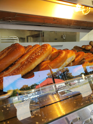 Pretzel Pretzel - Visual