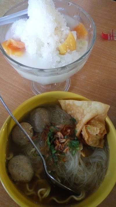 Photos of Es Teler 77 Hermes Place Polonia