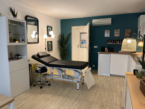 Dr Justine BAIL-TAILLEBOIS Gallery - France