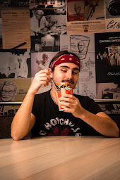 Photo n°74 de KFC Nantes Bouguenais à Bouguenais (Restaurant de hamburgers)