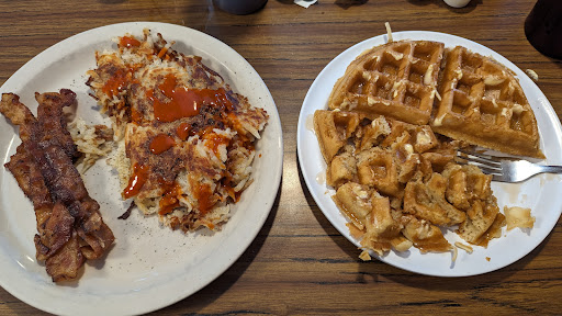 Polly's Restaurant - Visual
