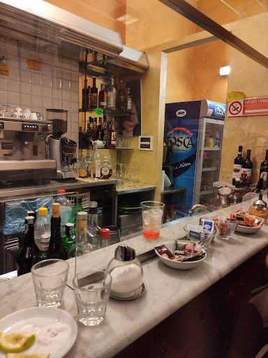 Fly In Bar