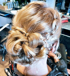 Photo n°3 de M.B Coiffure et la Petite Boutique à Notre-Dame-de-Bellecombe (Salon de coiffure)