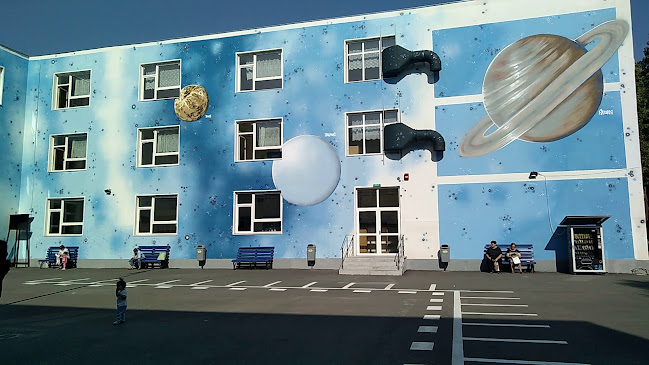 Opinii despre Școala Gimnazială Nr. 194 în București - Școală