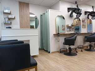 Photo n°2 de Créalook à Boulogne-sur-Mer (Salon de coiffure)