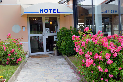 Photo de Hôtel Restaurant Les Jardins d'Epône à Épône (78680)