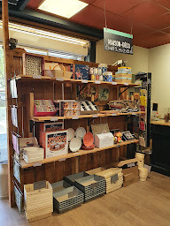 Photo n°4 de L'Echoppe gourmande-produits régionaux à Fougères (Salon de thé)