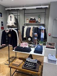 Photo n°23 de GANT Bordeaux à Bordeaux (Magasin de vêtements pour femmes)