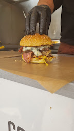 Photo n°19 de Food Truck : Conteneur à Burger à Le Havre (Restaurant de hamburgers)