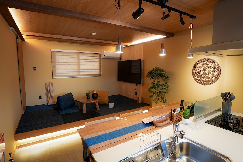 旅人 Stay 宮島 -TABIUDO- ガレージ町屋の宿