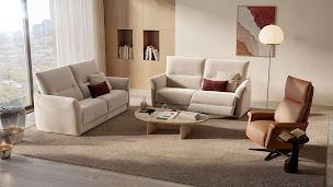 Photo n°3 de Meubles Claude VINCENT à Maruéjols-lès-Gardon (Magasin de canapés)